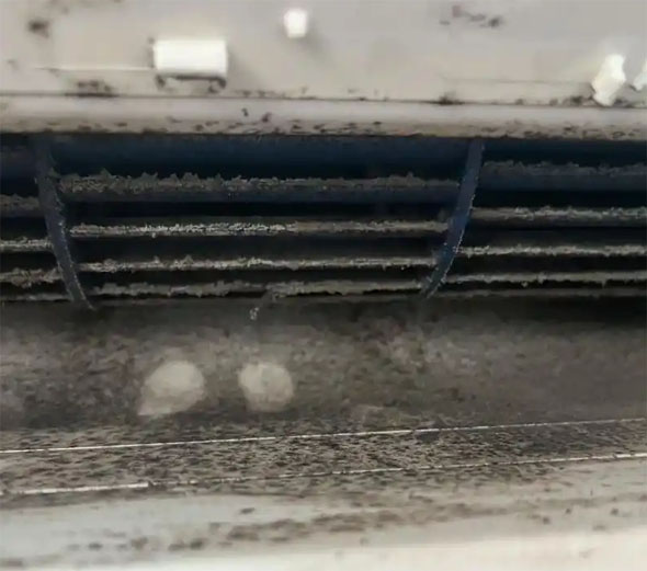 杭锦后旗空调吹的风有股烧焦味是怎么回事